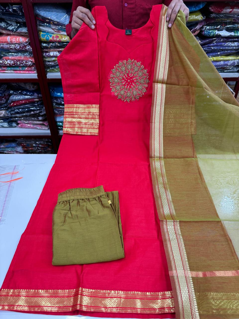 Mangalgiri Pattu Set- Red